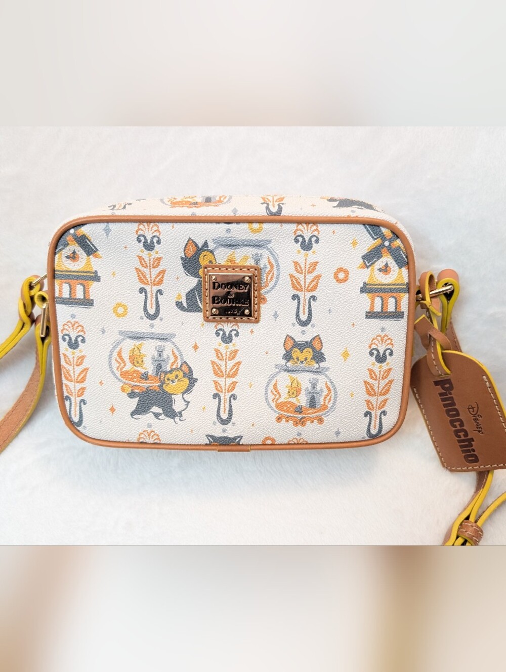 Dooney and Bourke Disney Pinocchio Figaro and Cleo Crossbody Camera Bag NWOT - Picture 11 of 11